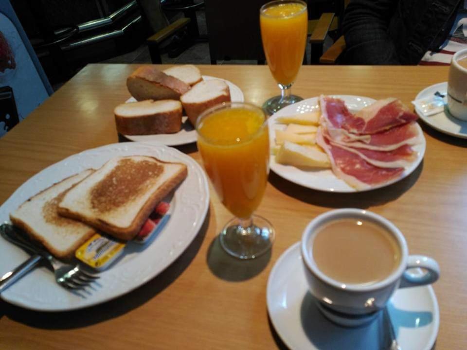 Hotel El Molinon Cangas De Narcea Exteriör bild